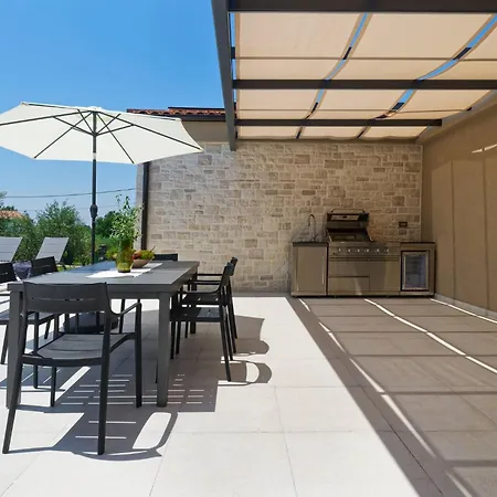 Villa Olive'r By Rent Istria