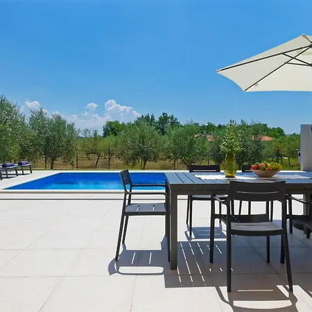 Olive'r By Rent Istria فيلة