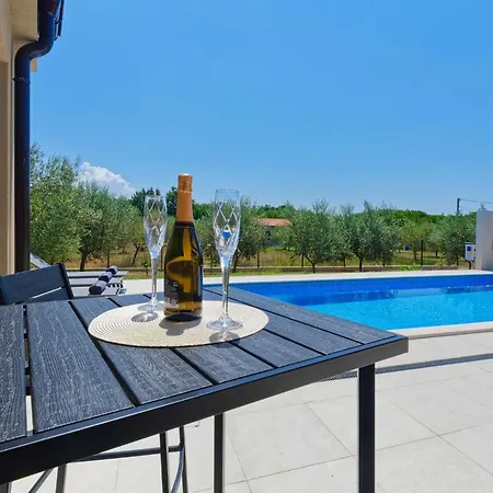Olive'r By Rent Istria * Kaštel