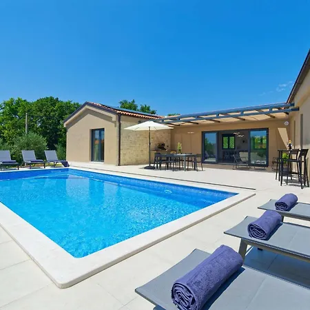 فيلة Olive'r By Rent Istria *